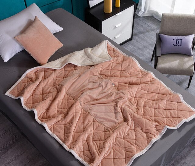 Coussin-Plaid 2 en 1 en Flanelle