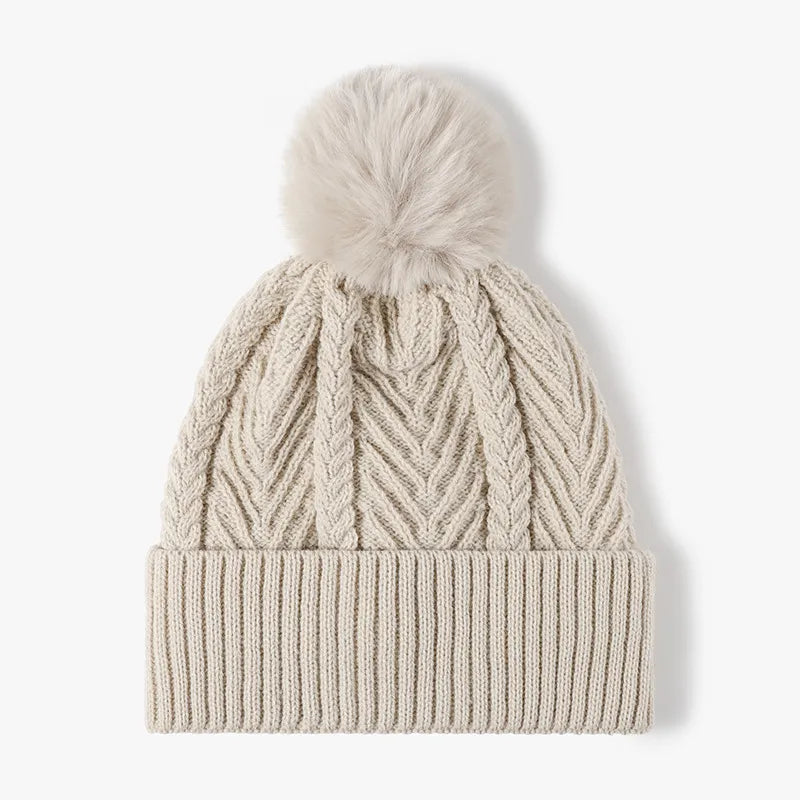 Bonnet à Pompon en Maille Torsadée