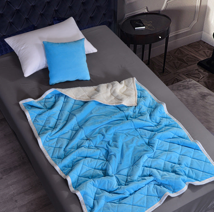 Coussin-Plaid 2 en 1 en Flanelle