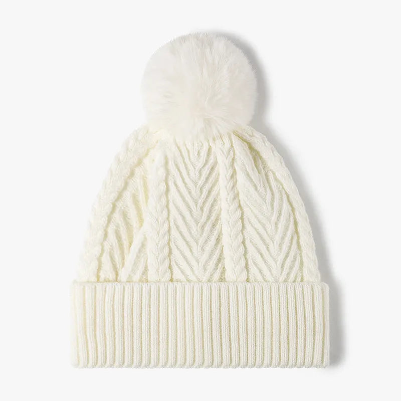 Bonnet à Pompon en Maille Torsadée